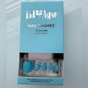 NWT Red Aspen Mag-netic Blue Pedi Dashes